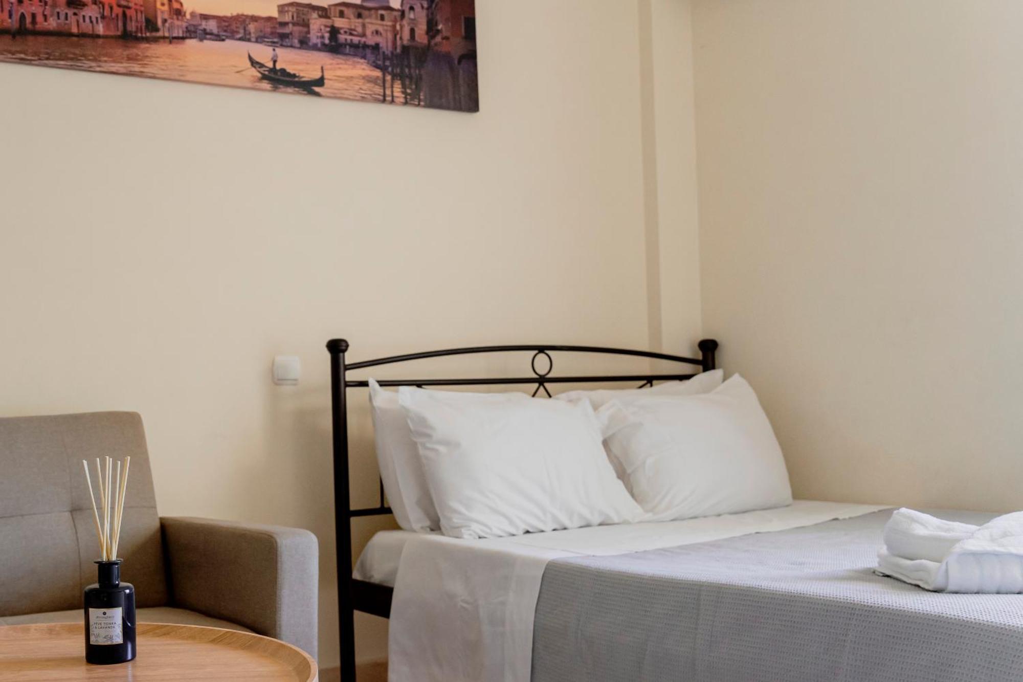 Cozy Nights Apartman Meszíni Kültér fotó